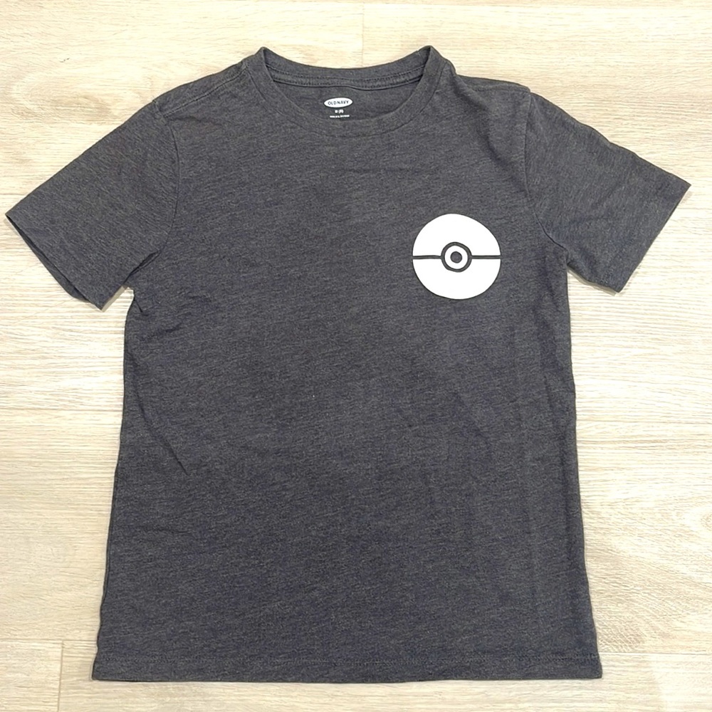 Old navy boy’s size 8 pokemon tshirt